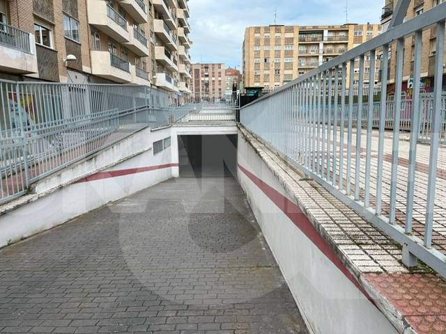 Garaje en Venta en Paseo de los Madroños, 1 en Garrido Norte