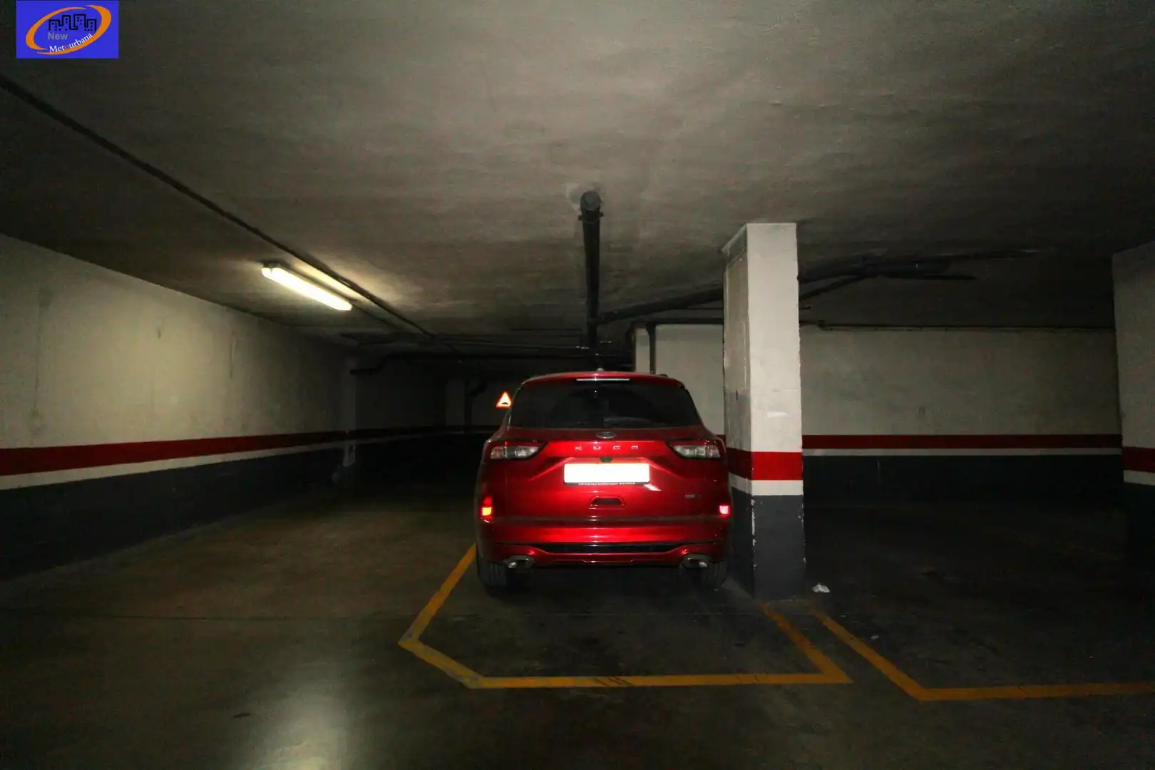 Parking of Flat for rent in Mislata  with Air Conditioner, Heating and Furnished