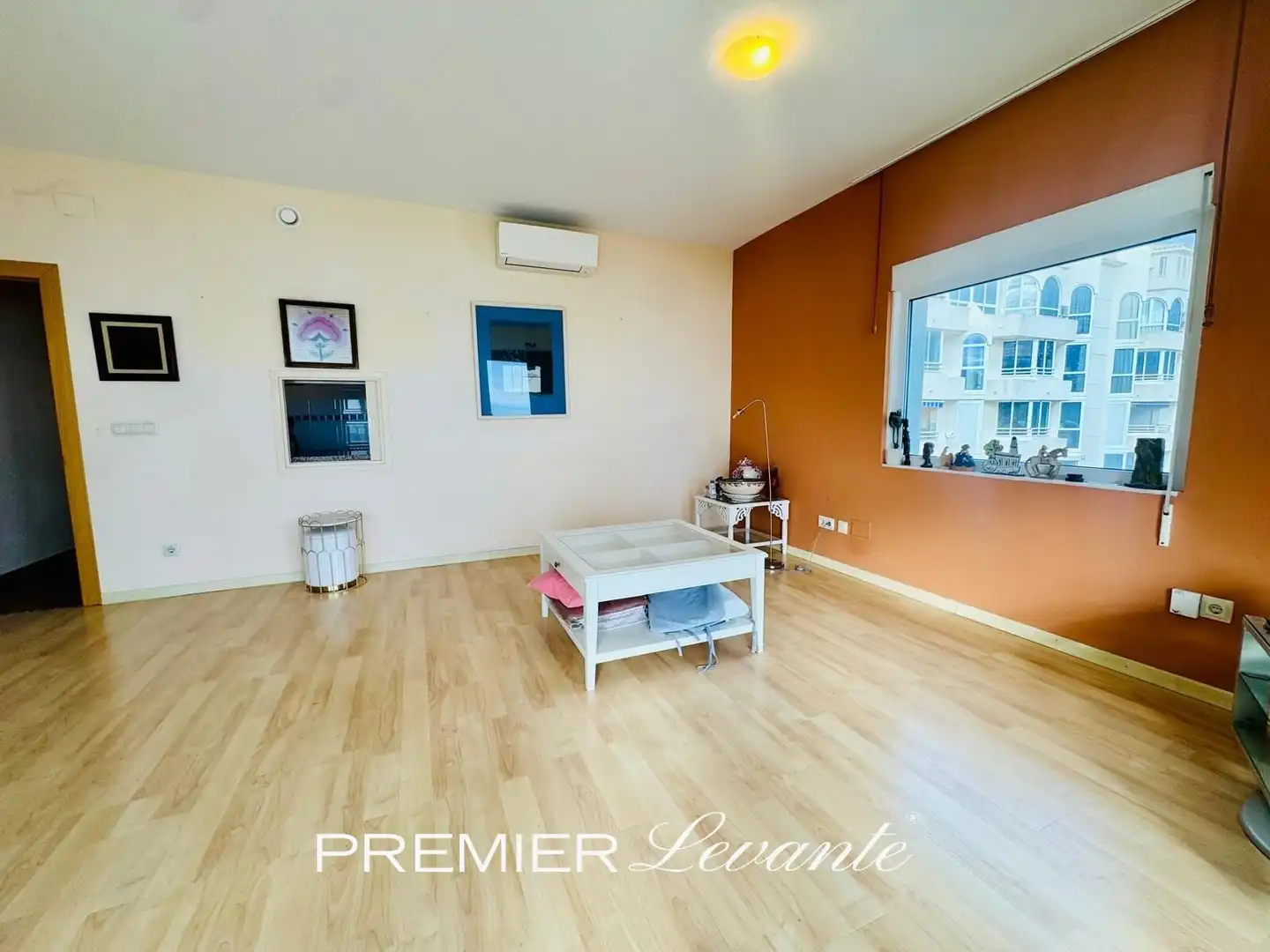 Sala de estar de Piso en venta en L'Alfàs del Pi con Aire acondicionado, Terraza y Balcón