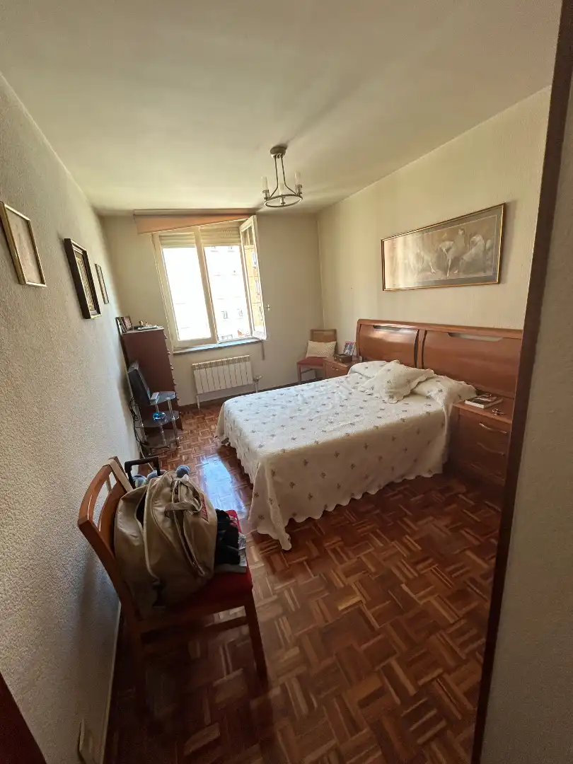 Schlafzimmer von Wohnung zum Verkauf in Burgos mit Heizung und Möbliert