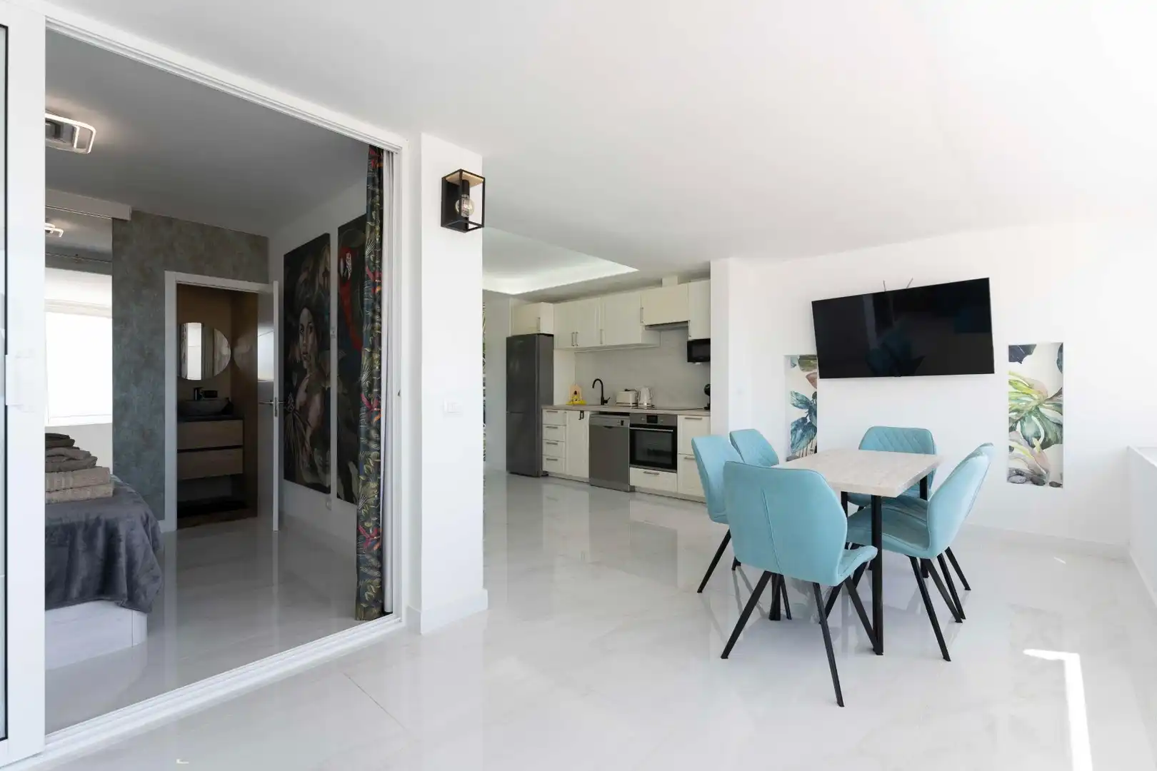 Menjador de Apartament en venda en Adeje amb Aire condicionat, Terrassa i Moblat