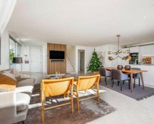 Sala d'estar de Àtic en venda en Marbella amb Aire condicionat, Terrassa i Traster