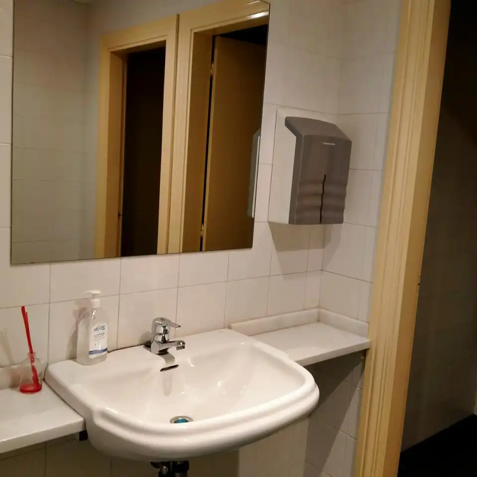 Baño de Local en venta en Calatayud con Aire acondicionado