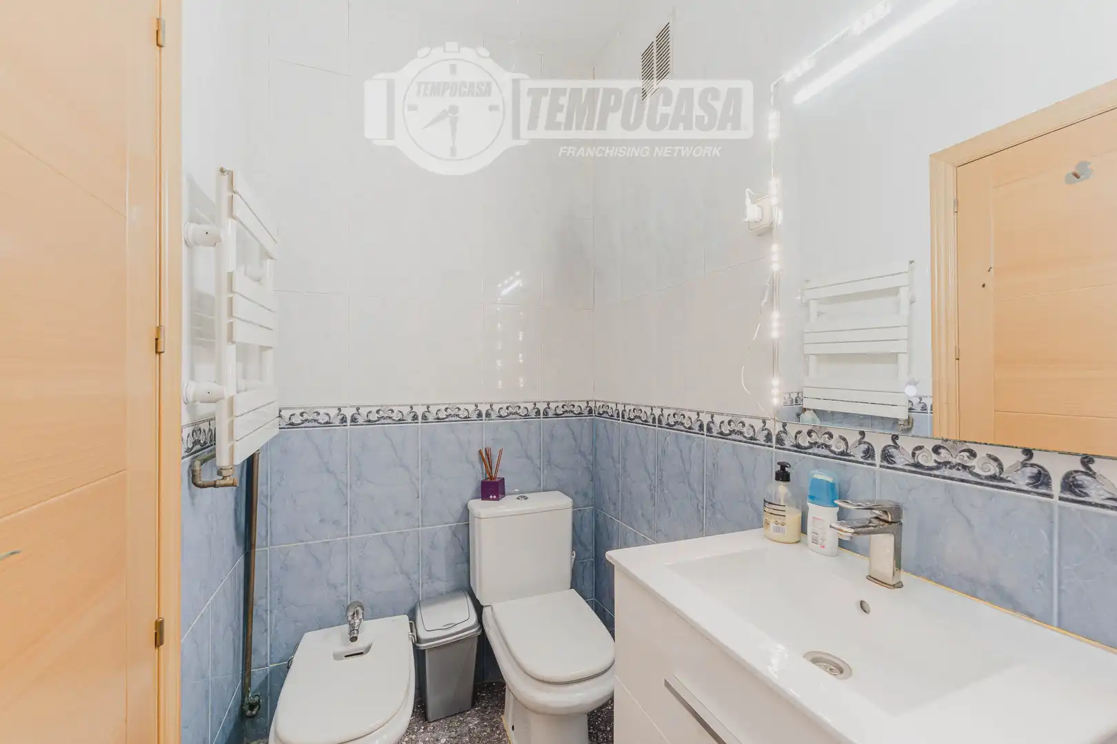 Bathroom of Flat for sale in Barcelona  with Air Conditioner, Heating and Balcony