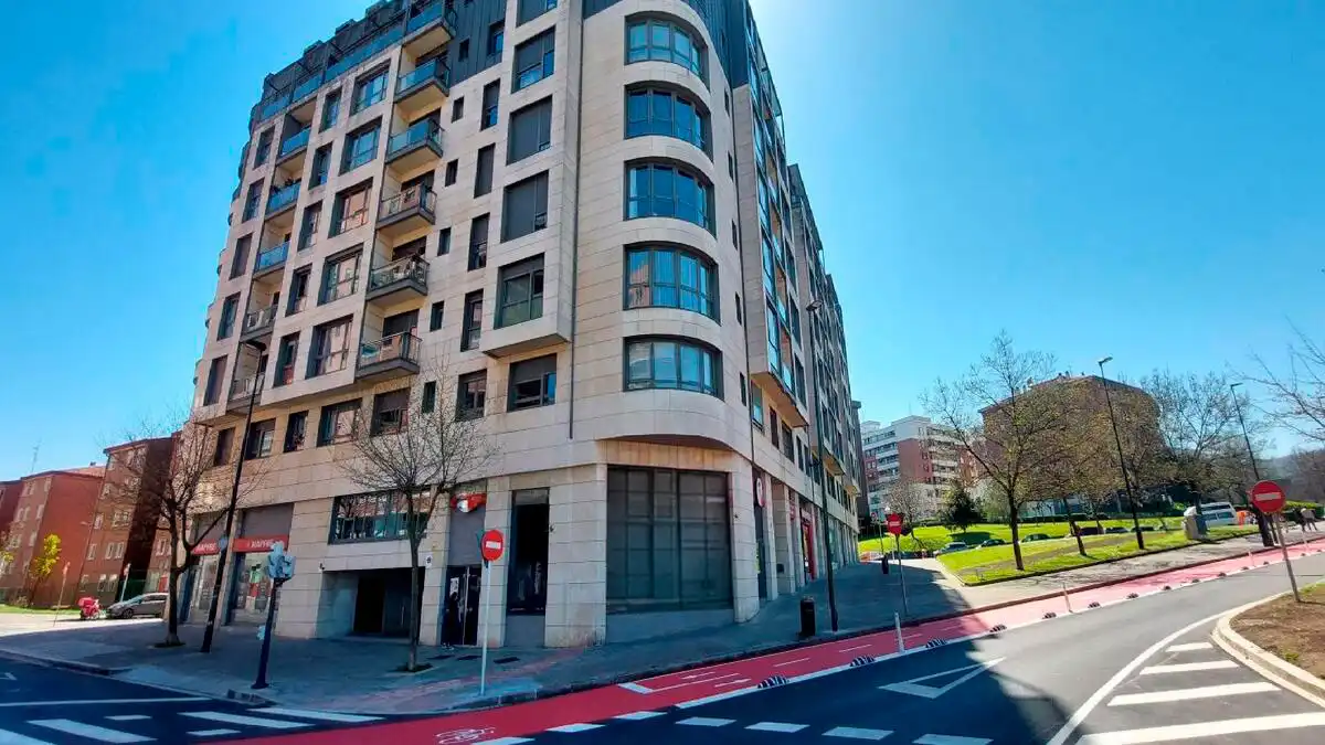 Vista exterior de Pis en venda en Ibaiondo