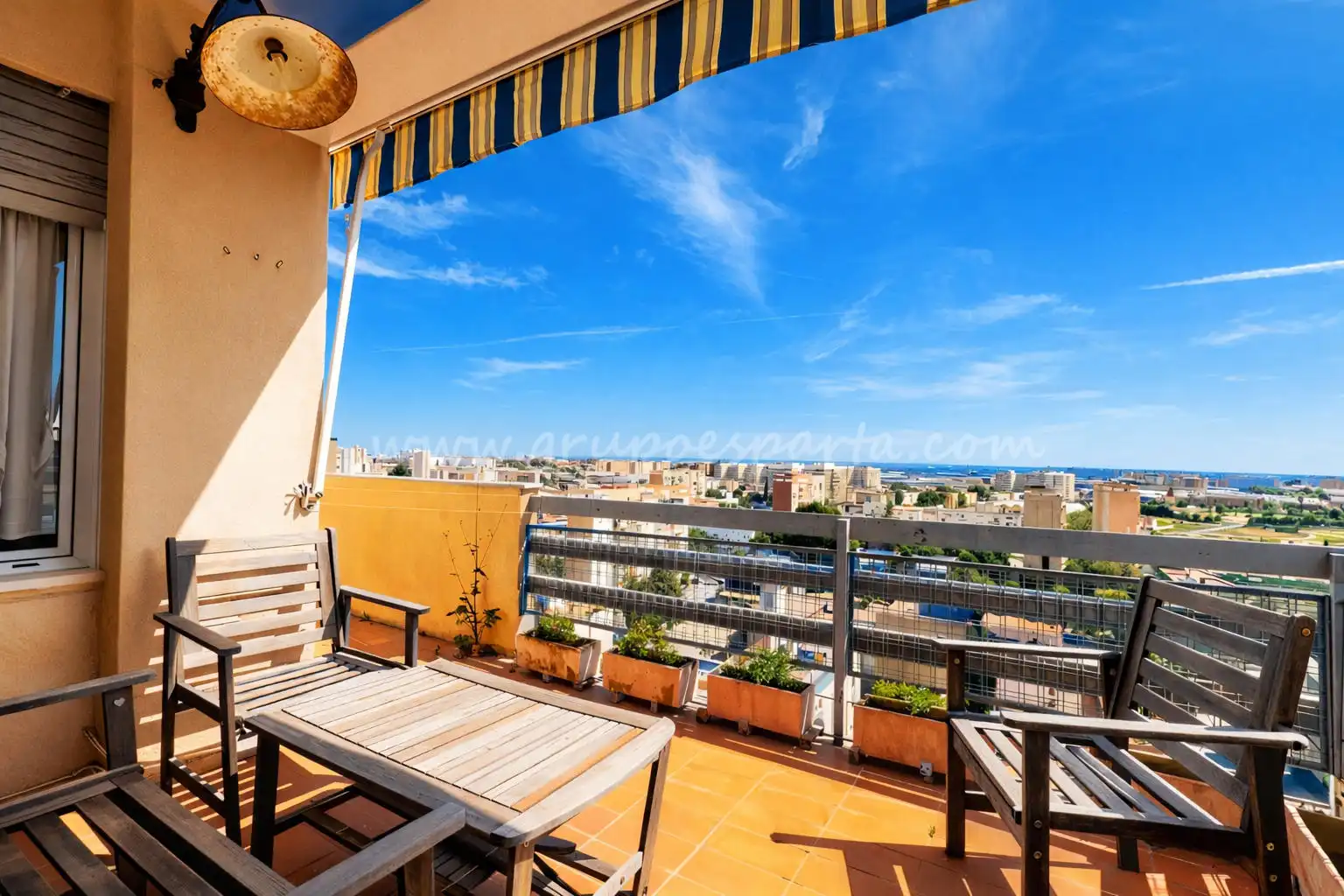 Terrace of Flat for sale in  Sevilla Capital  with Air Conditioner and Terrace