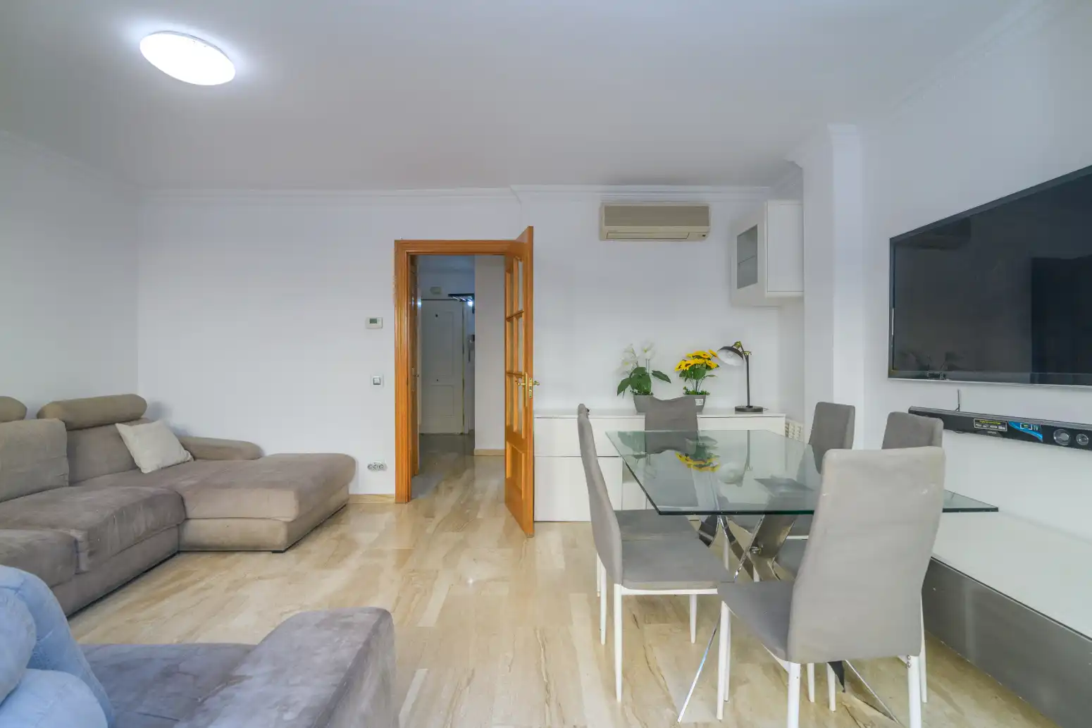 Sala d'estar de Casa o xalet en venda en Castelldefels amb Aire condicionat, Calefacció i Terrassa