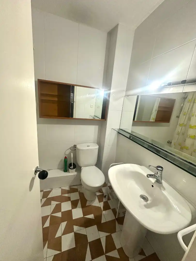 Bathroom of Flat for rent in Barcelona  with Air Conditioner, Furnished and Oven