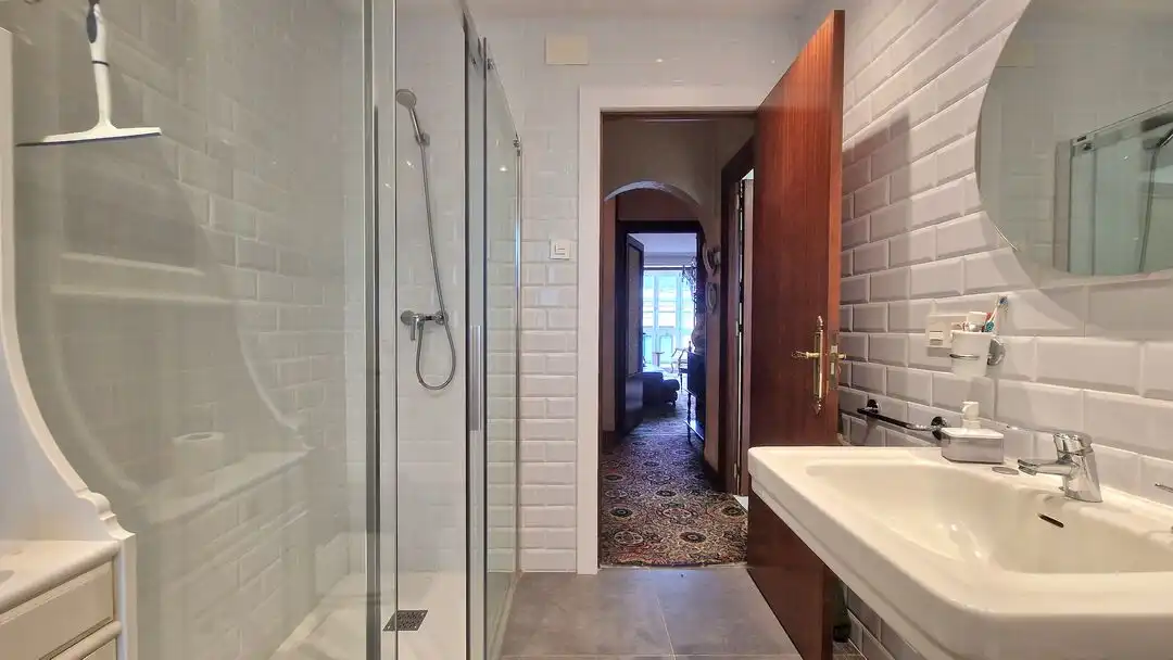 Baño de Piso en venta en Donostia - San Sebastián  con Calefacción y Balcón