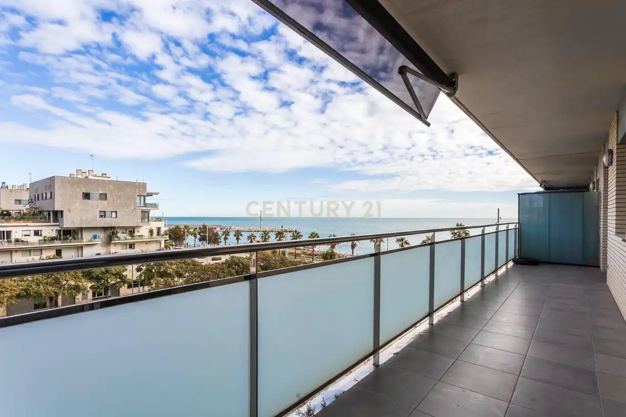 Terraza de Apartamento en venta en Badalona con Jardín privado, Piscina y Balcón