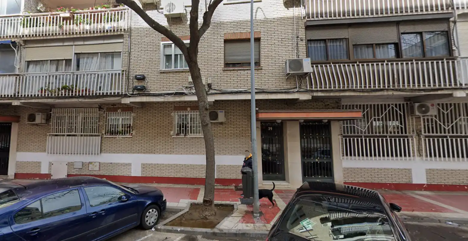 Vista exterior de Casa o chalet en venta en Parla