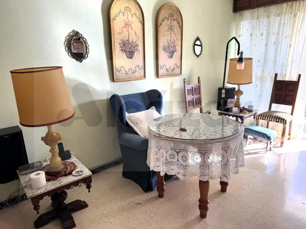 Sala d'estar de Pis en venda en Sevilla amb Terrassa i Balcó