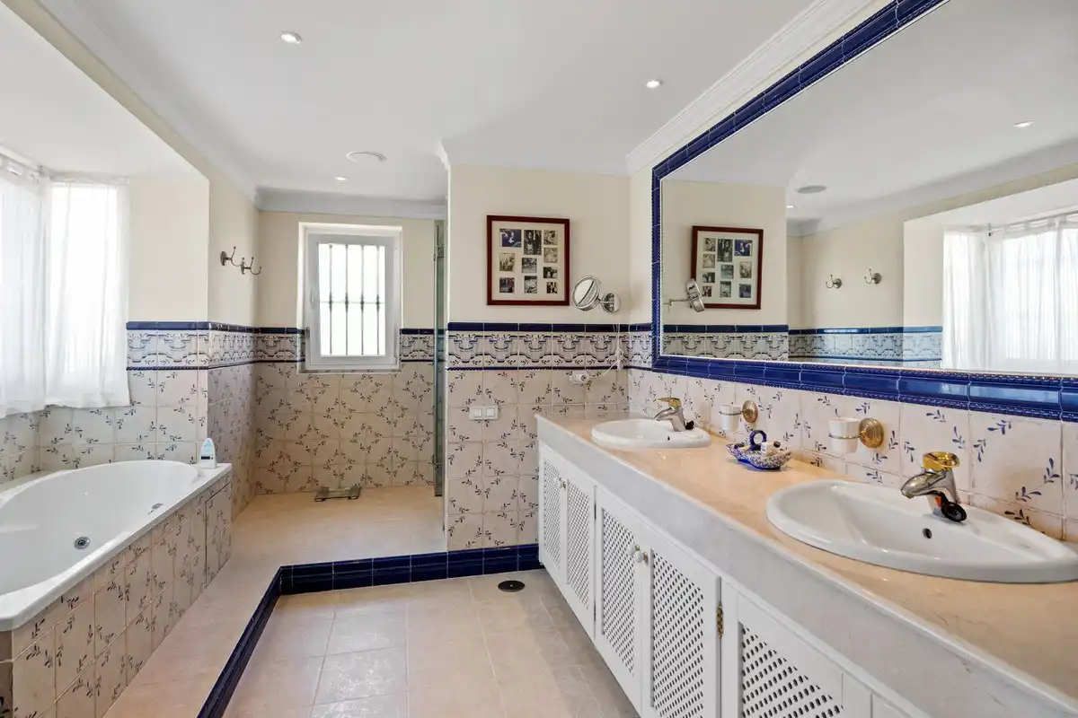 Chalet con piscina en venta en San Pedro de Alcántara, imagen 14
