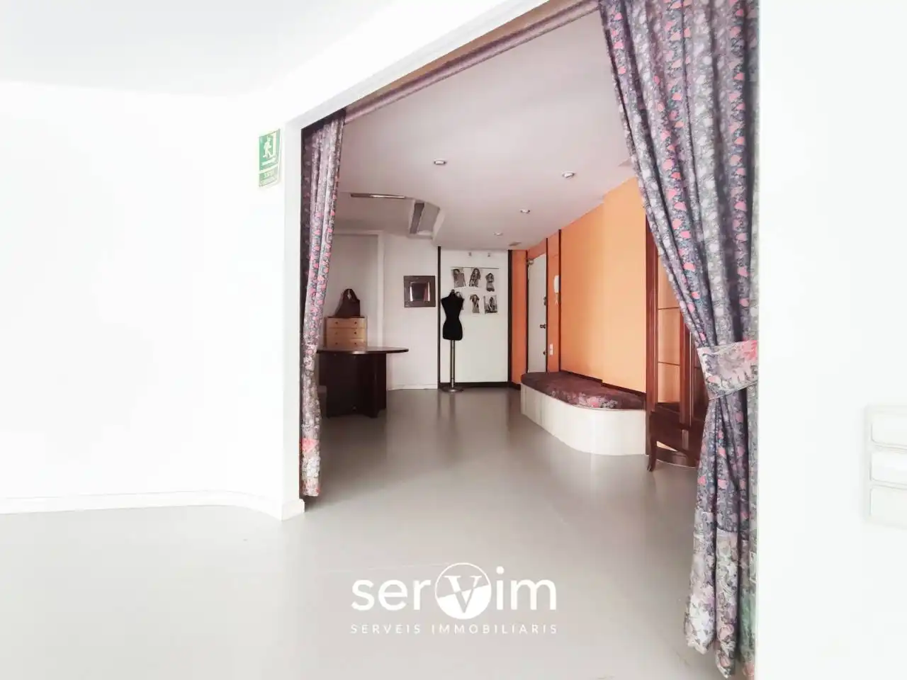Oficina en venta en Girona con Aire acondicionado