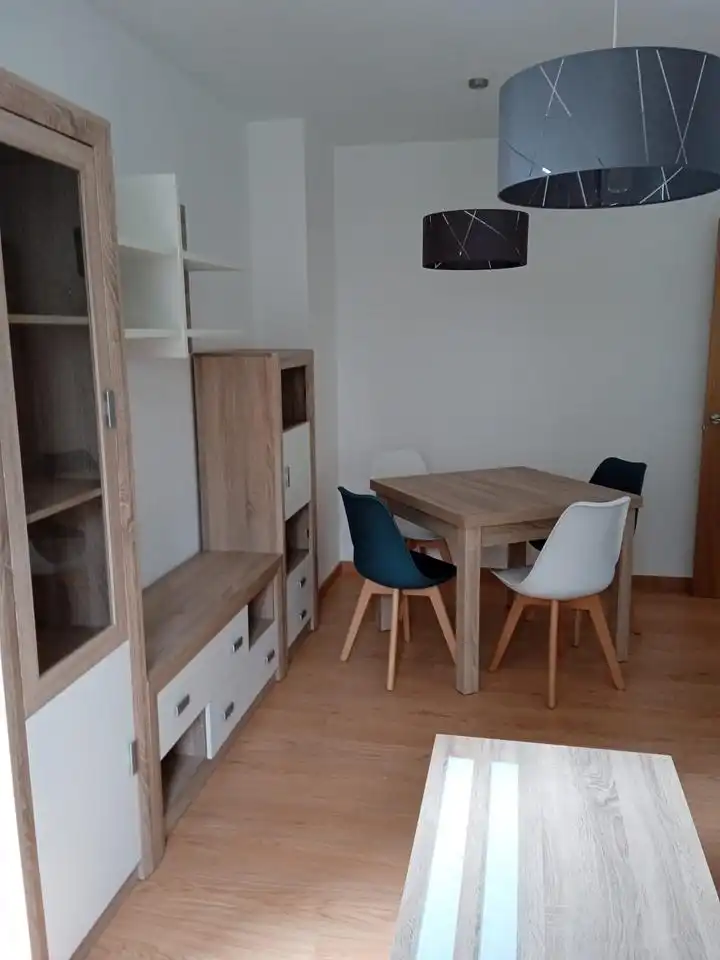 Comedor de Piso de alquiler en Santiago de Compostela  con Calefacción, Terraza y Amueblado