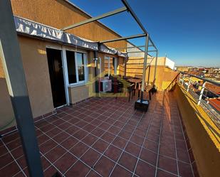 Attic to rent in N/A, Salesas