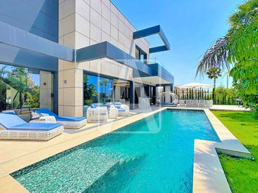Villa con piscina in vendita a Marisol Park - Ortembach - Los Almendros