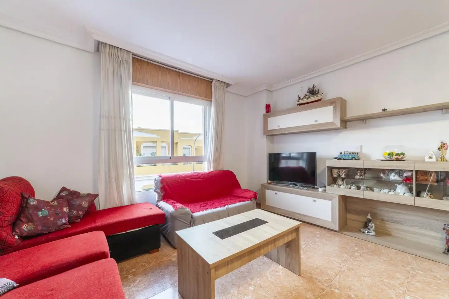 Houses for sale in Gazania, Costacabana - Loma Cabrera