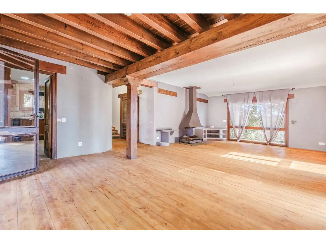 Sala d'estar de Casa o xalet en venda en Sant Quirze Safaja amb Calefacció, Jardí privat i Piscina