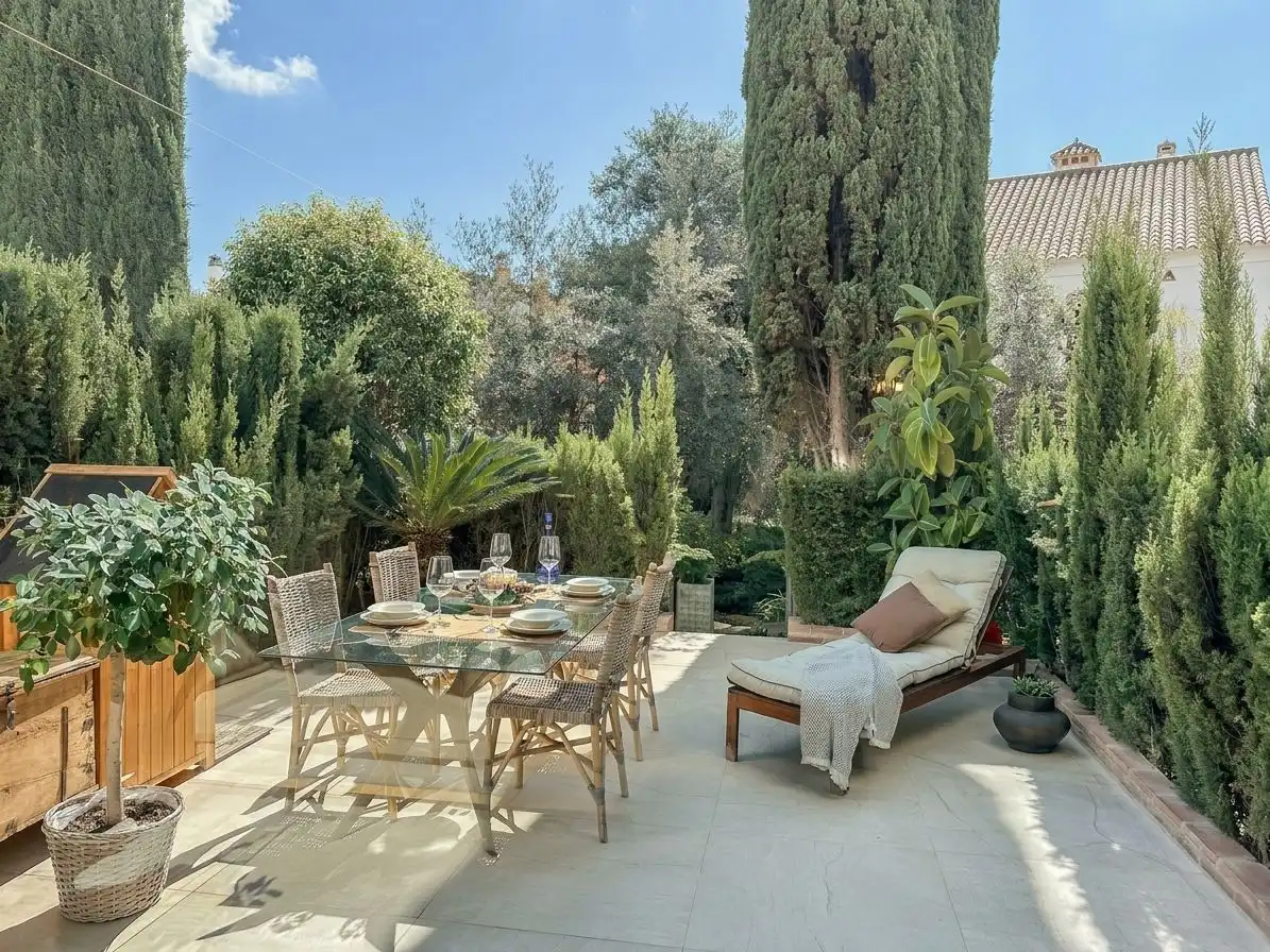 Terraza de Casa adosada en venta en Marbella con Jardín privado, Alarma y Piscina comunitaria