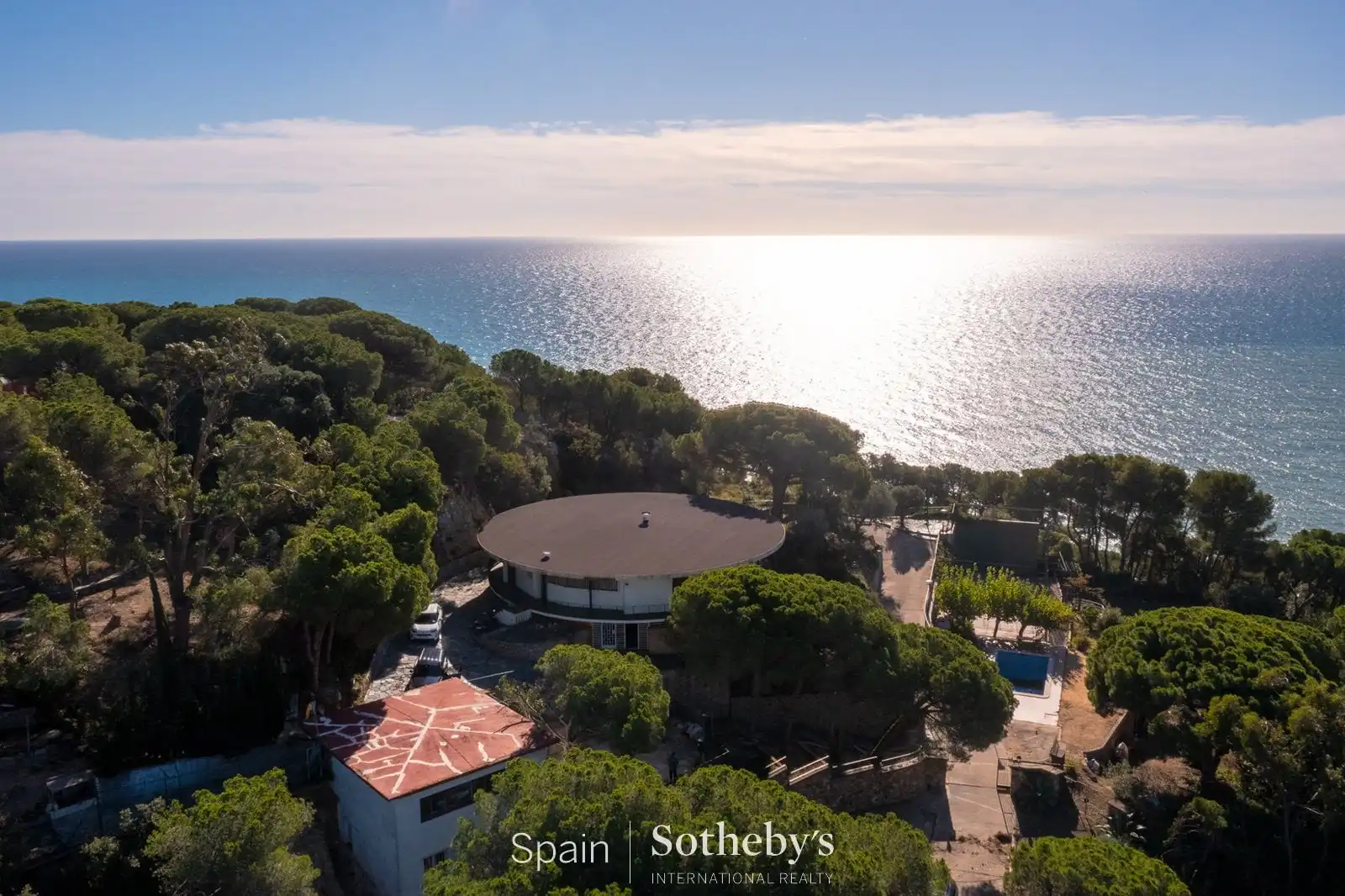 Casa con piscina en venta en Enric Morera