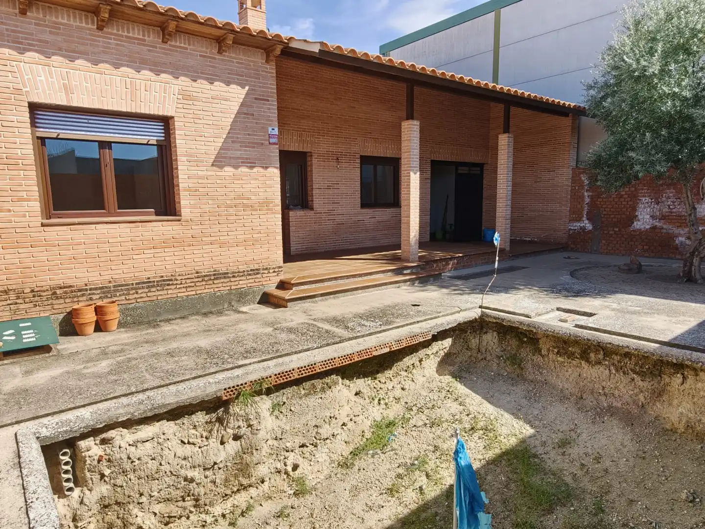 Vista exterior de Casa adosada en venda en Erustes