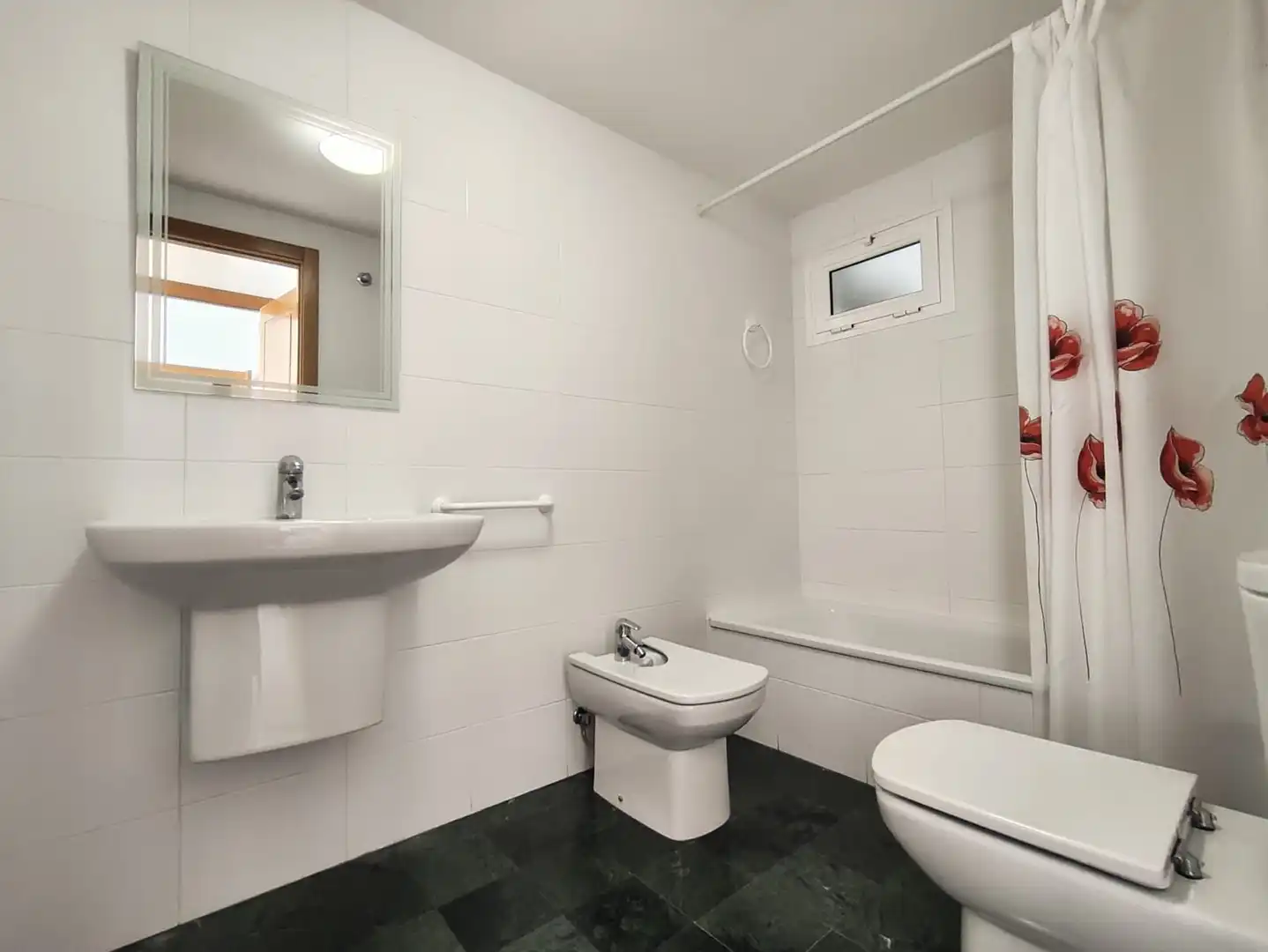 Badezimmer von Wohnungen zum Verkauf in Villajoyosa / La Vila Joiosa mit Klimaanlage, Heizung und Privatgarten