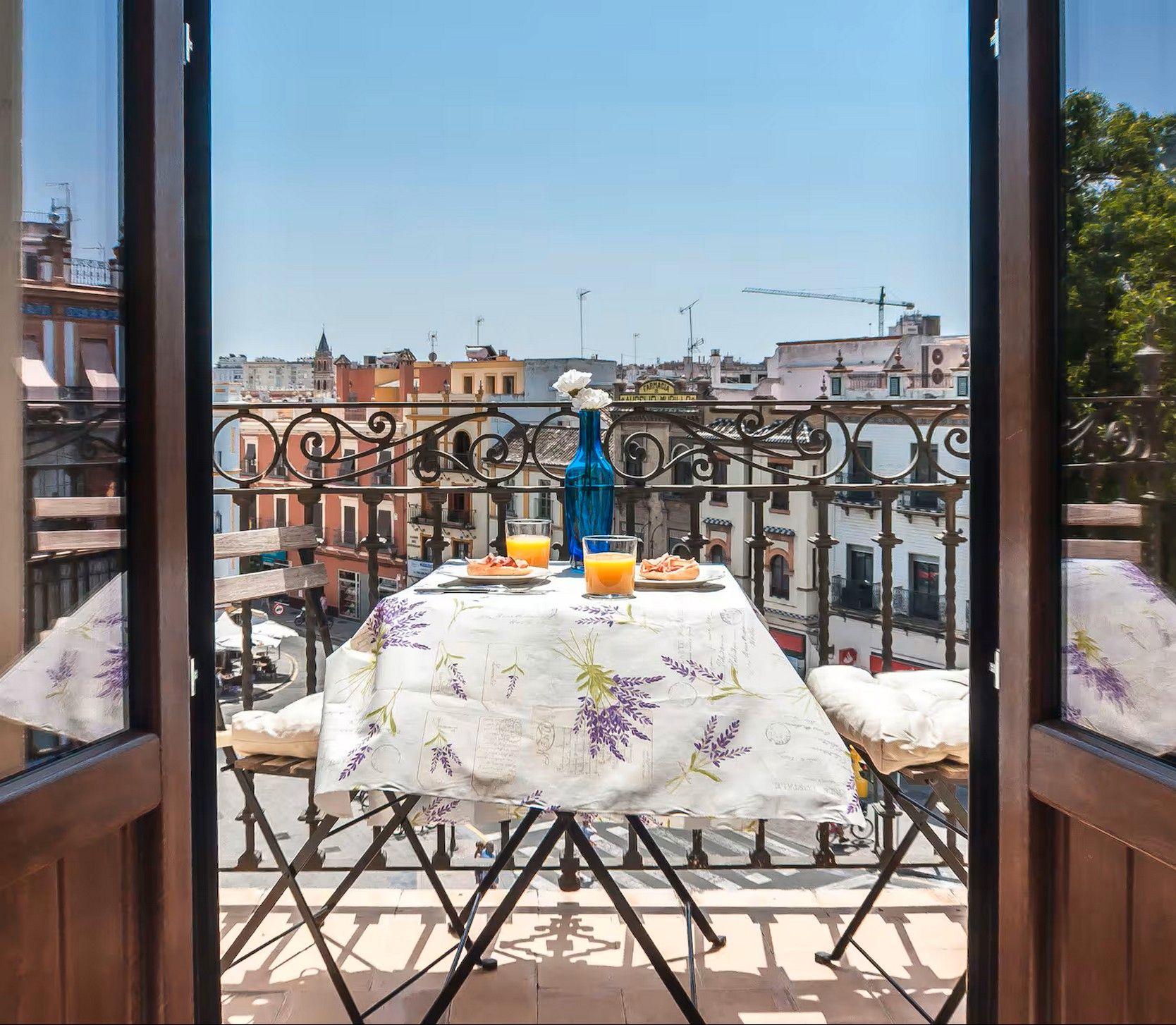 Terrassa de Pis de lloguer en  Sevilla Capital amb Aire condicionat, Calefacció i Moblat