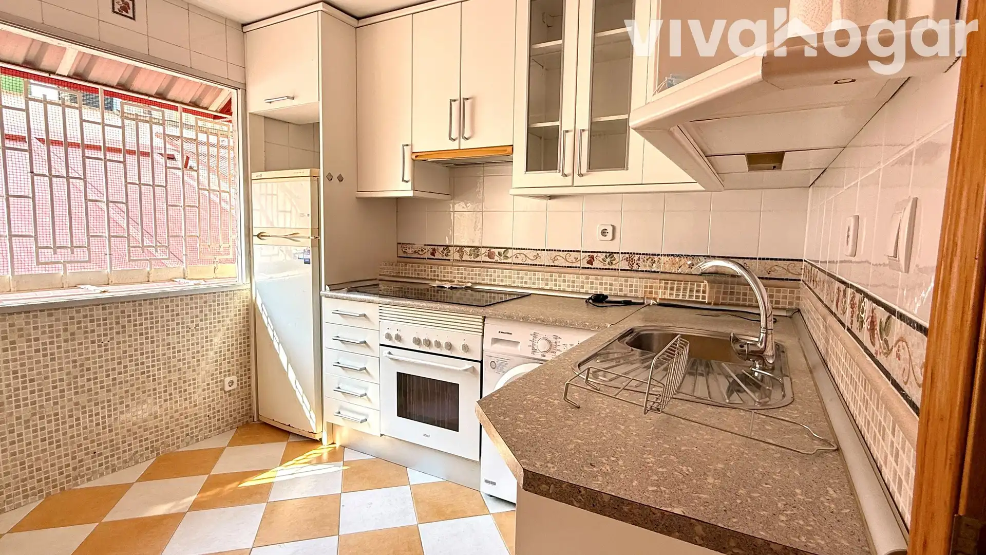 Kitchen of Flat for rent in Madrid