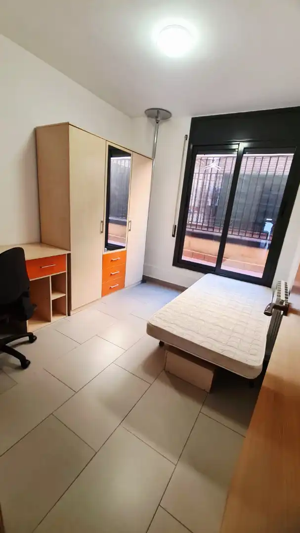 Habitación de Planta baja en venta en Santa Perpètua de Mogoda con Aire acondicionado, Terraza y Amueblado