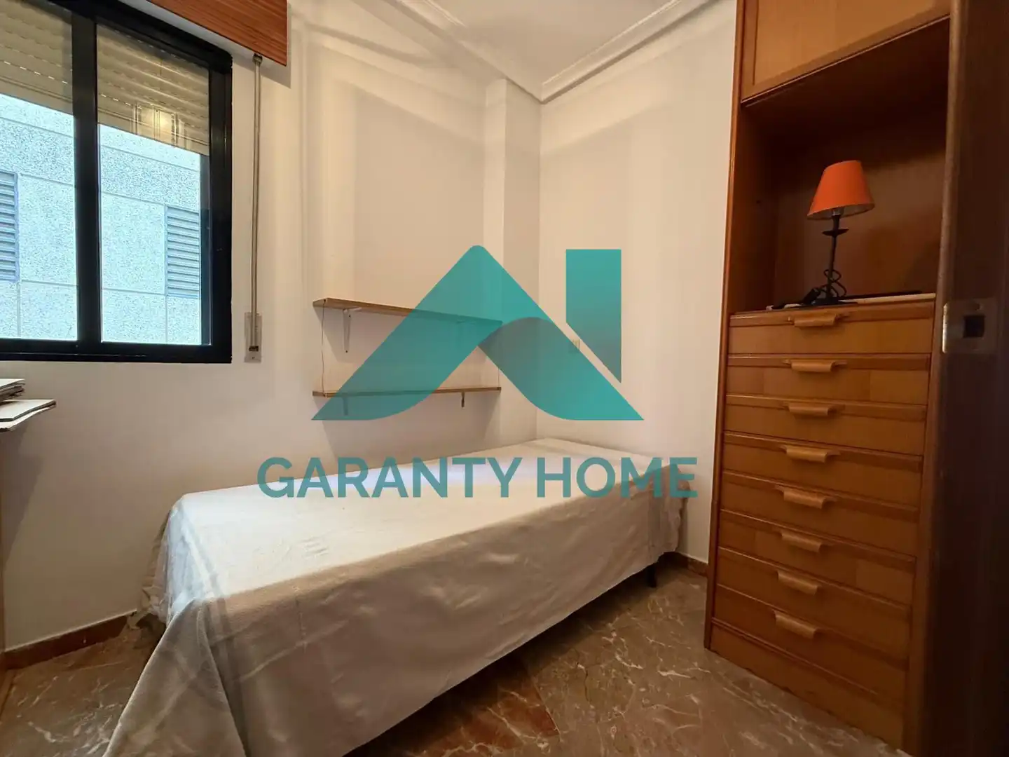 Dormitori de Apartament en venda en Cáceres amb Moblat