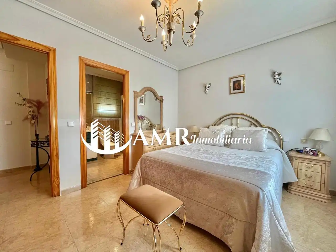 Habitación de Casa adosada en venta en Casarrubuelos con Aire acondicionado, Calefacción y Jardín privado