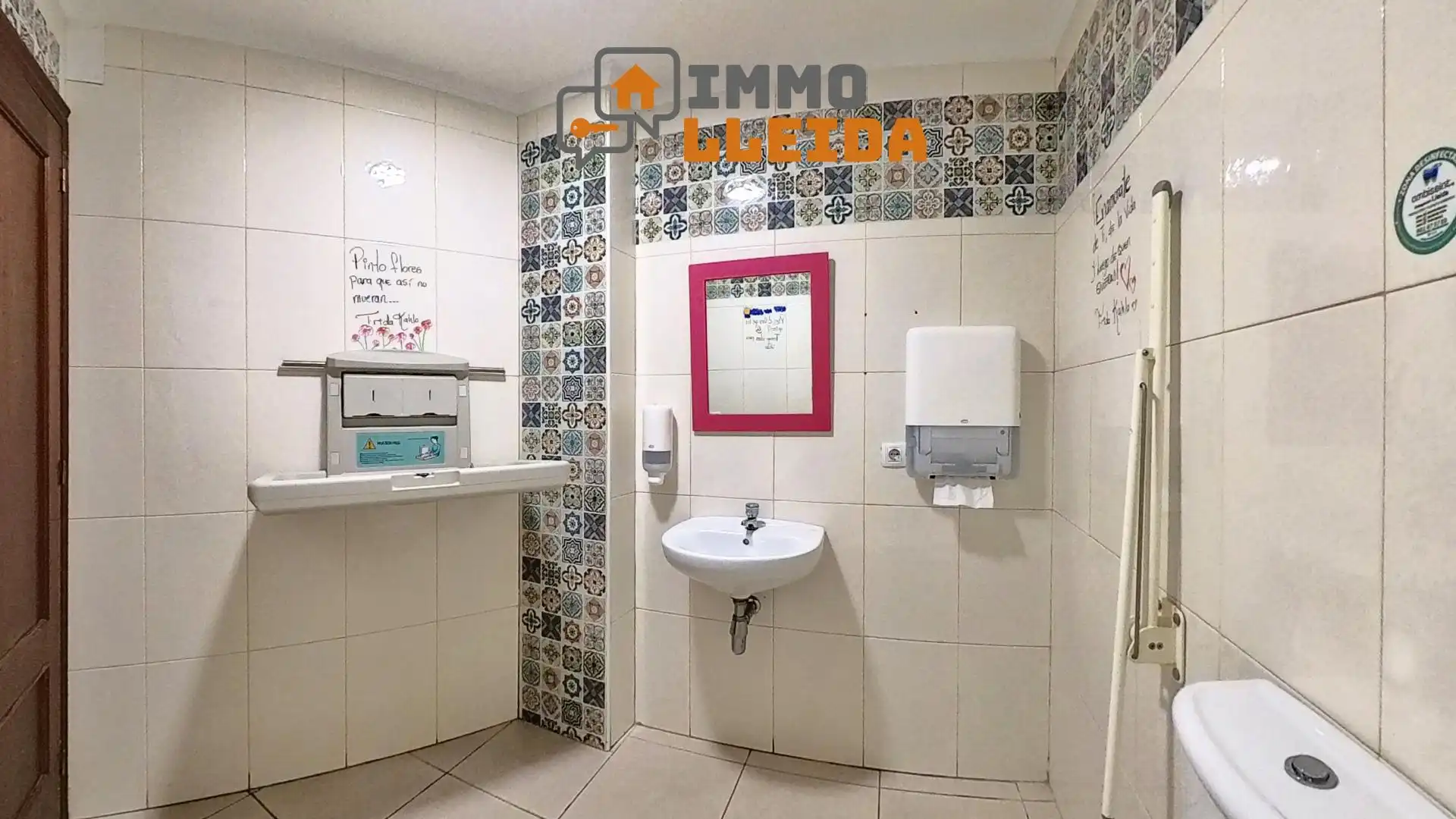 Baño de Local en traspaso en Balaguer