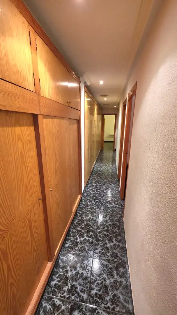 Wohnung zum Verkauf in Elche / Elx mit Klimaanlage und Balkon