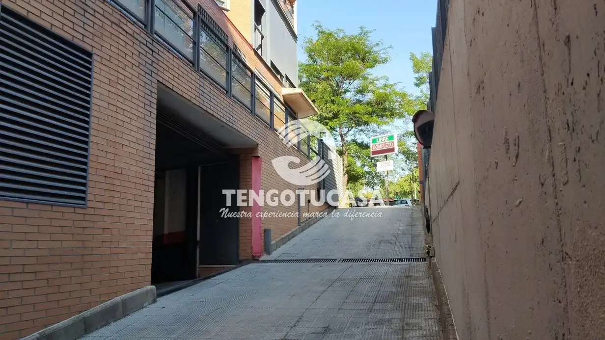 Garage for rent in Calle de Luis Ruiz, Pueblo Nuevo