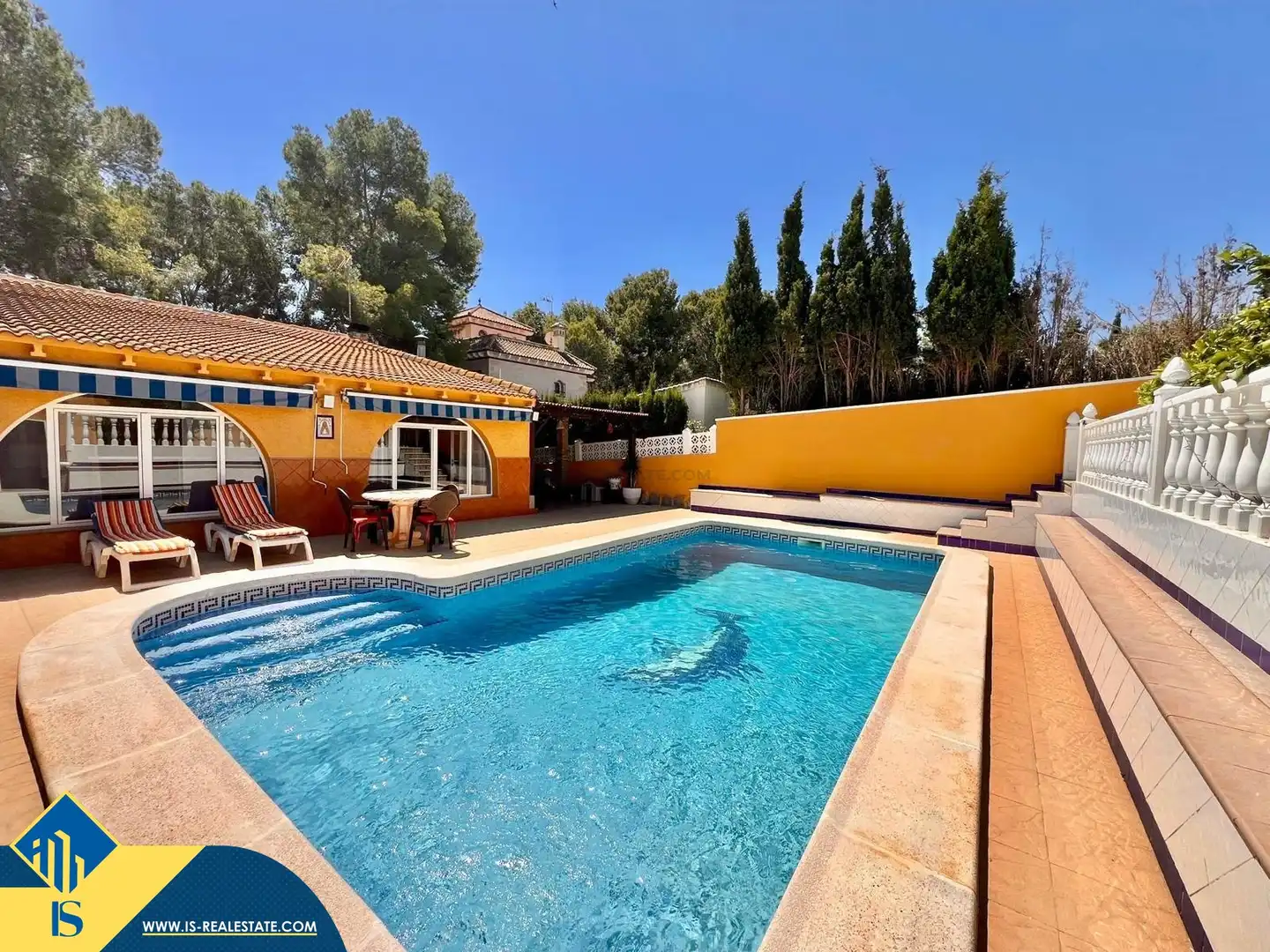 Chalet con jardín en venta en Los Balcones - Los Altos