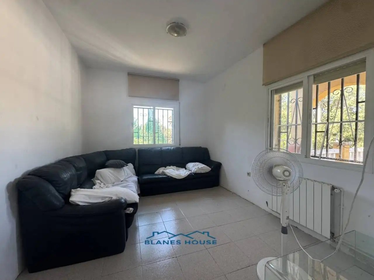 Casa con piscina en venta en Avenida Argimont 0, imagen 8