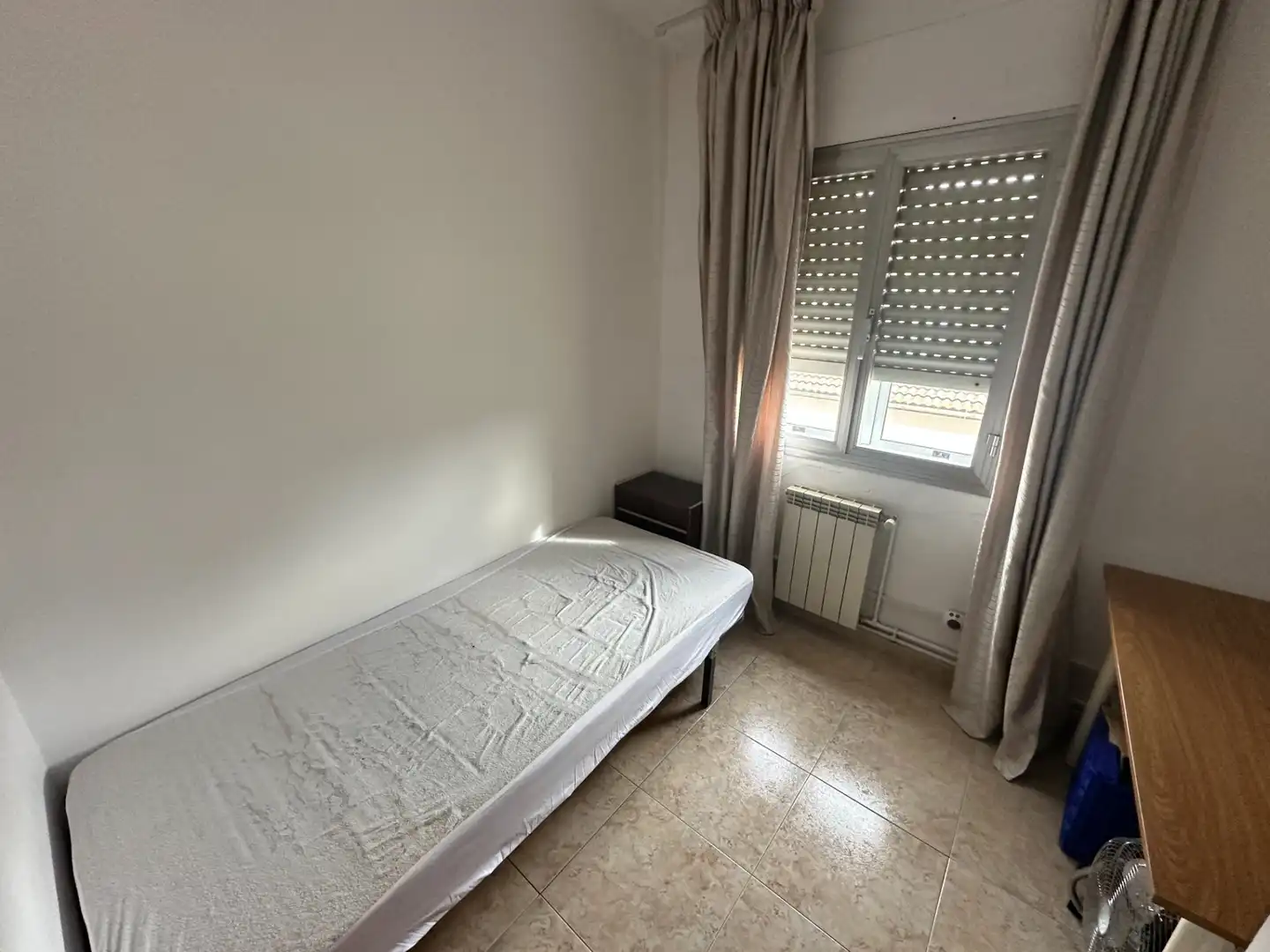 Dormitori de Pis en venda en Girona amb Calefacció, Moblat i Forn