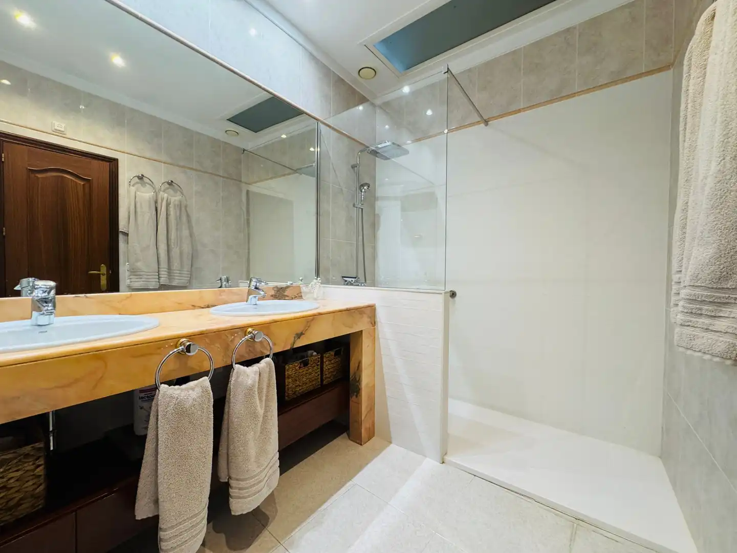 Baño de Casa o chalet en venta en Figueres con Aire acondicionado, Calefacción y Terraza