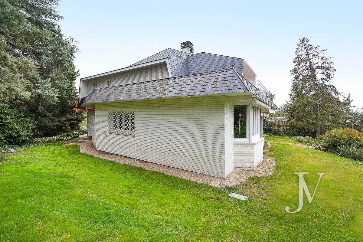 Vista exterior de Casa o xalet en venda en Madrid amb Aire condicionat, Calefacció i Jardí privat