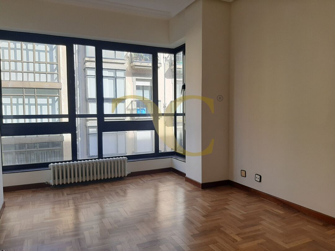 Wohnung zur Miete in Calle Campoamor, Salesas - Foncalada - Campoamor, Centro - Casco Histórico