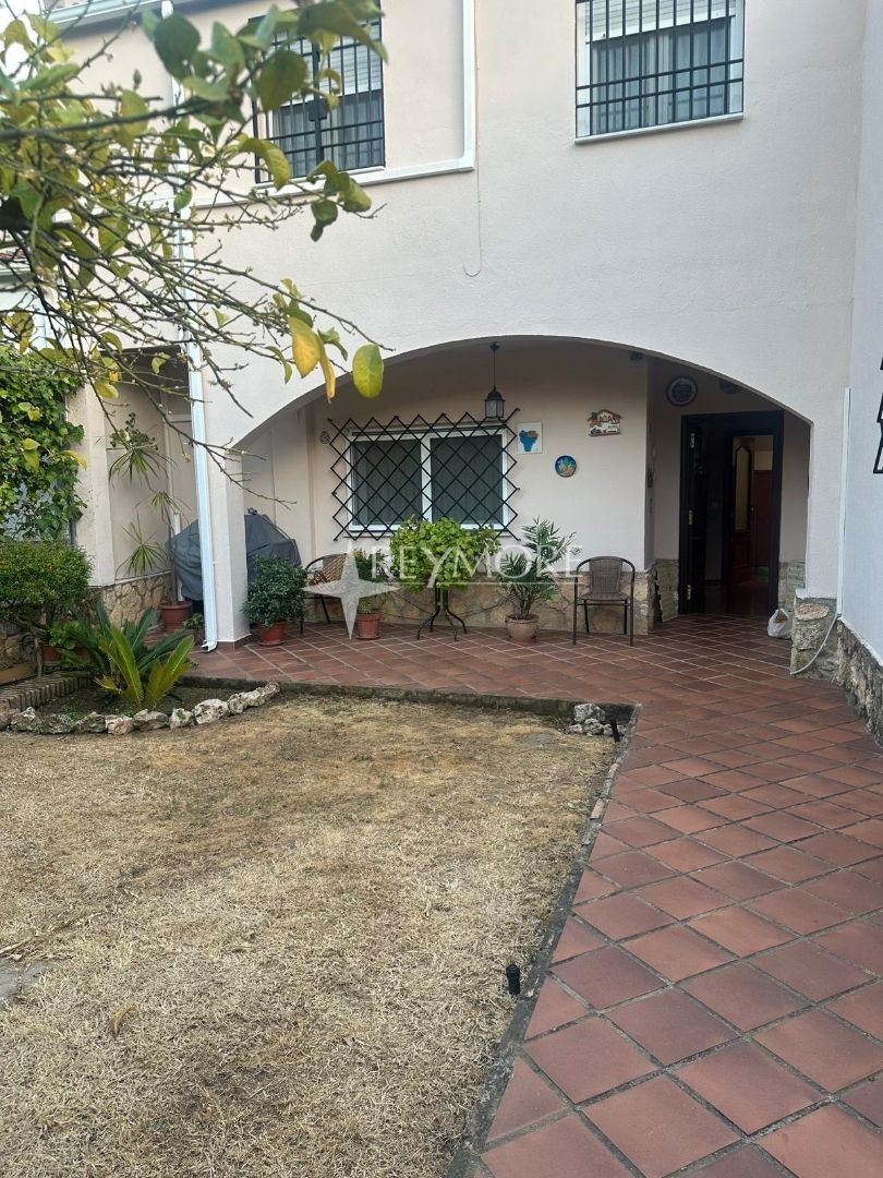 Exterior view of House or chalet for sale in  Córdoba Capital  with Air Conditioner, Heating and Private garden
