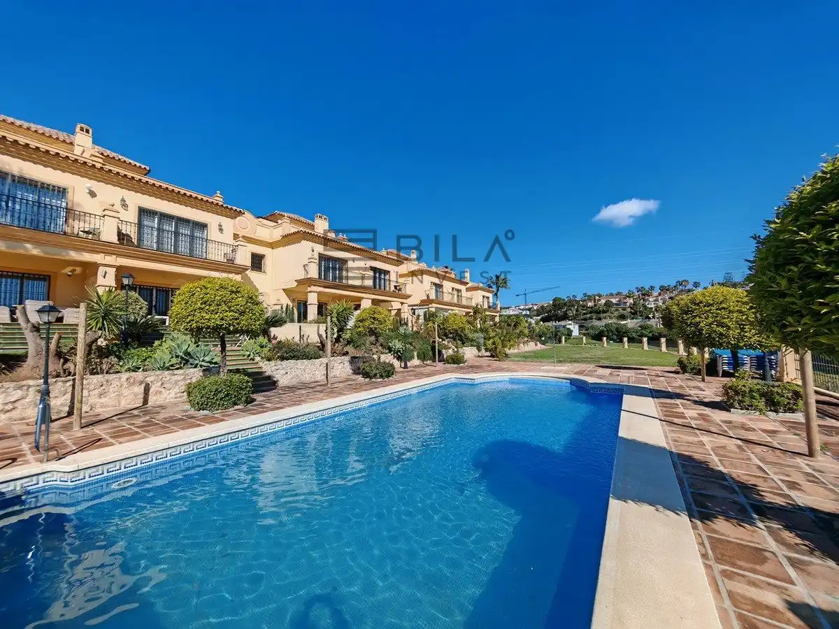 Maison mitoyenne avec piscine à vendre à Azabache de Riviera