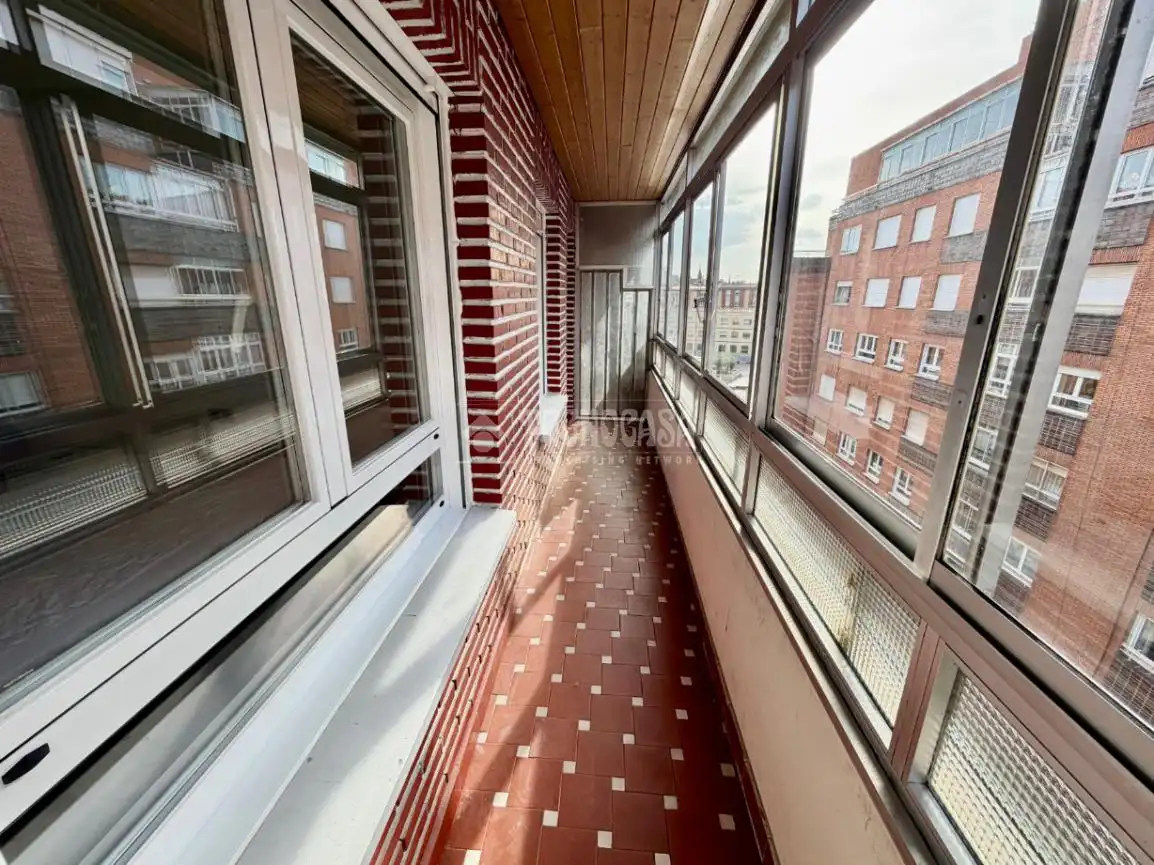 Terrassa de Pis en venda en León Capital  amb Calefacció, Traster i Balcó