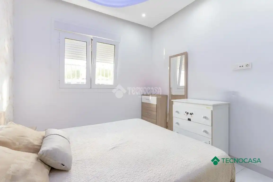 Habitación de Casa adosada en venta en Vícar con Aire acondicionado, Trastero y Piscina