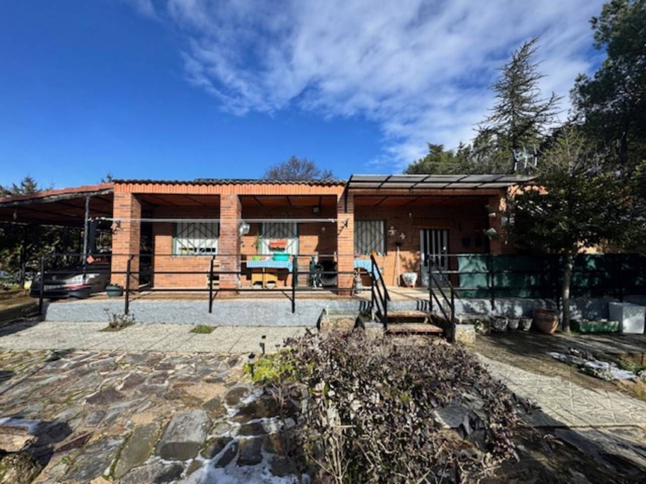 Vista exterior de Casa o chalet en venta en Gargantilla del Lozoya con Calefacción, Jardín privado y Terraza