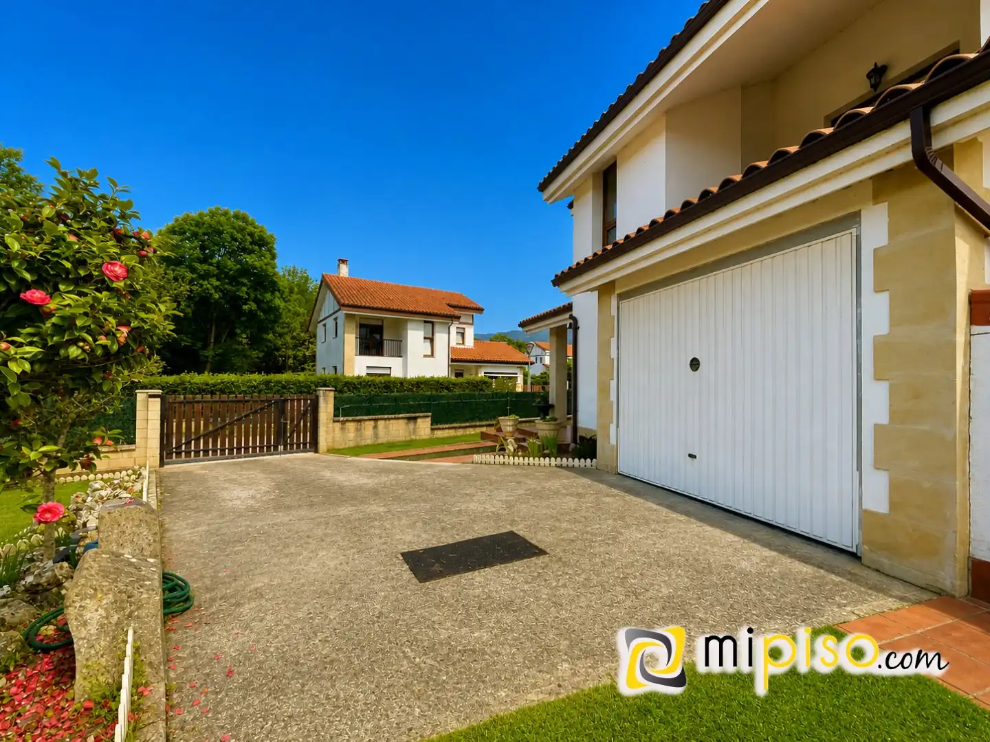 Vista exterior de Casa o chalet en venta en Liendo con Calefacción, Jardín privado y Terraza