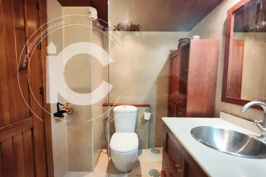 Baño de Casa o chalet de alquiler en Huétor Vega con Aire acondicionado y Jardín privado
