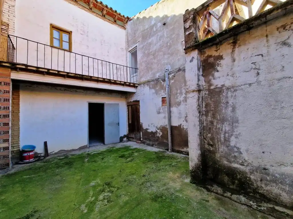 Exterior view of Houses for sale in Binéfar  with Terrace, Storage room and Balcony