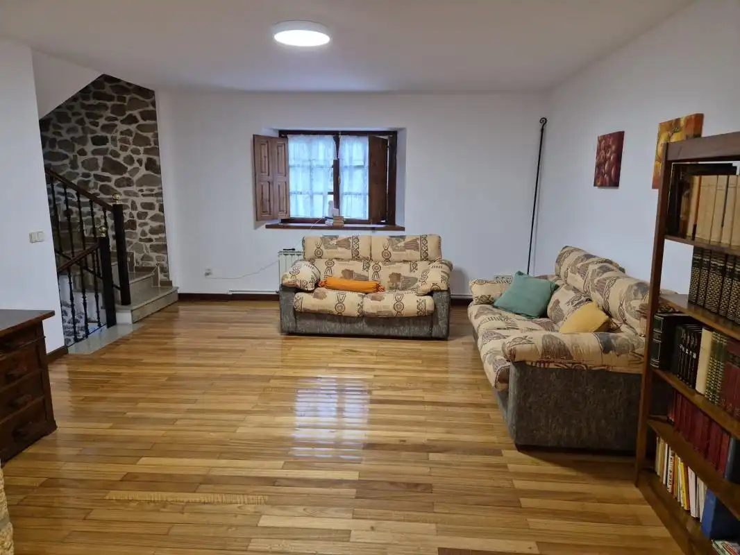 Sala d'estar de Finca rústica en venda en Ferrol amb Calefacció i Moblat